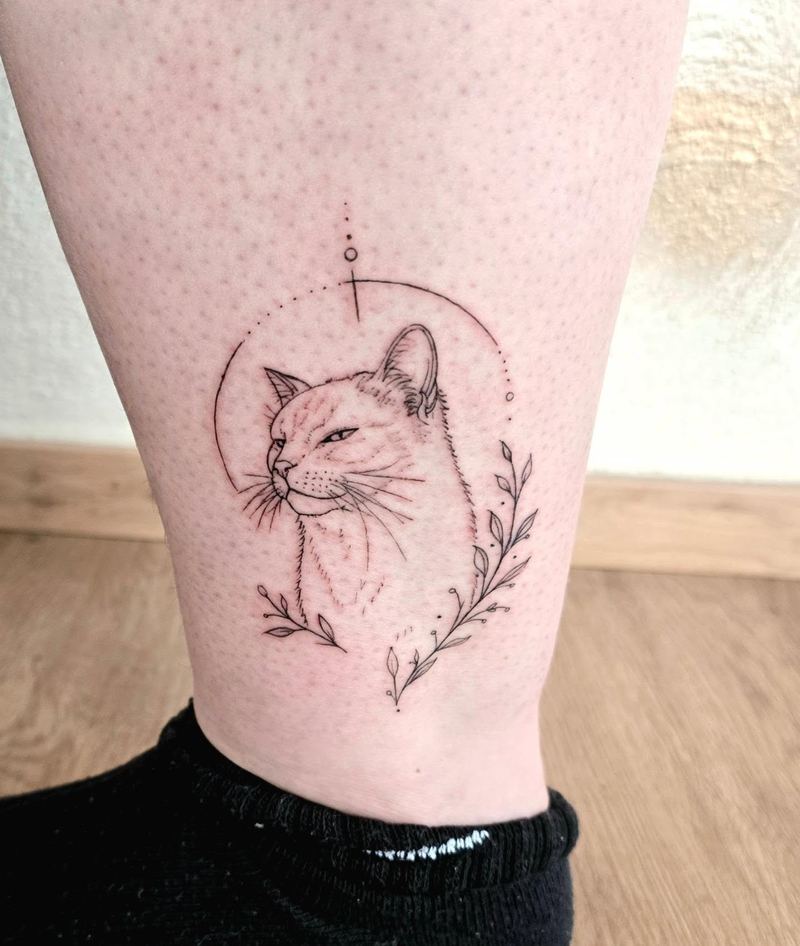 Fineline-Portrait einer Katze mit Bogen und Zweigen, Wade